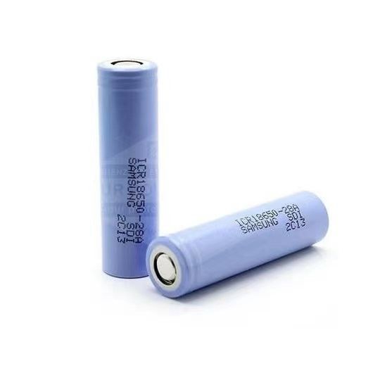 रिचार्जेबल 3.7 V 18650 ली आयन बैटरी 2800mAh हाई पावर लिथियम आयन बैटरी
