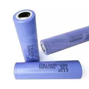 रिचार्जेबल 3.7 V 18650 ली आयन बैटरी 2800mAh हाई पावर लिथियम आयन बैटरी